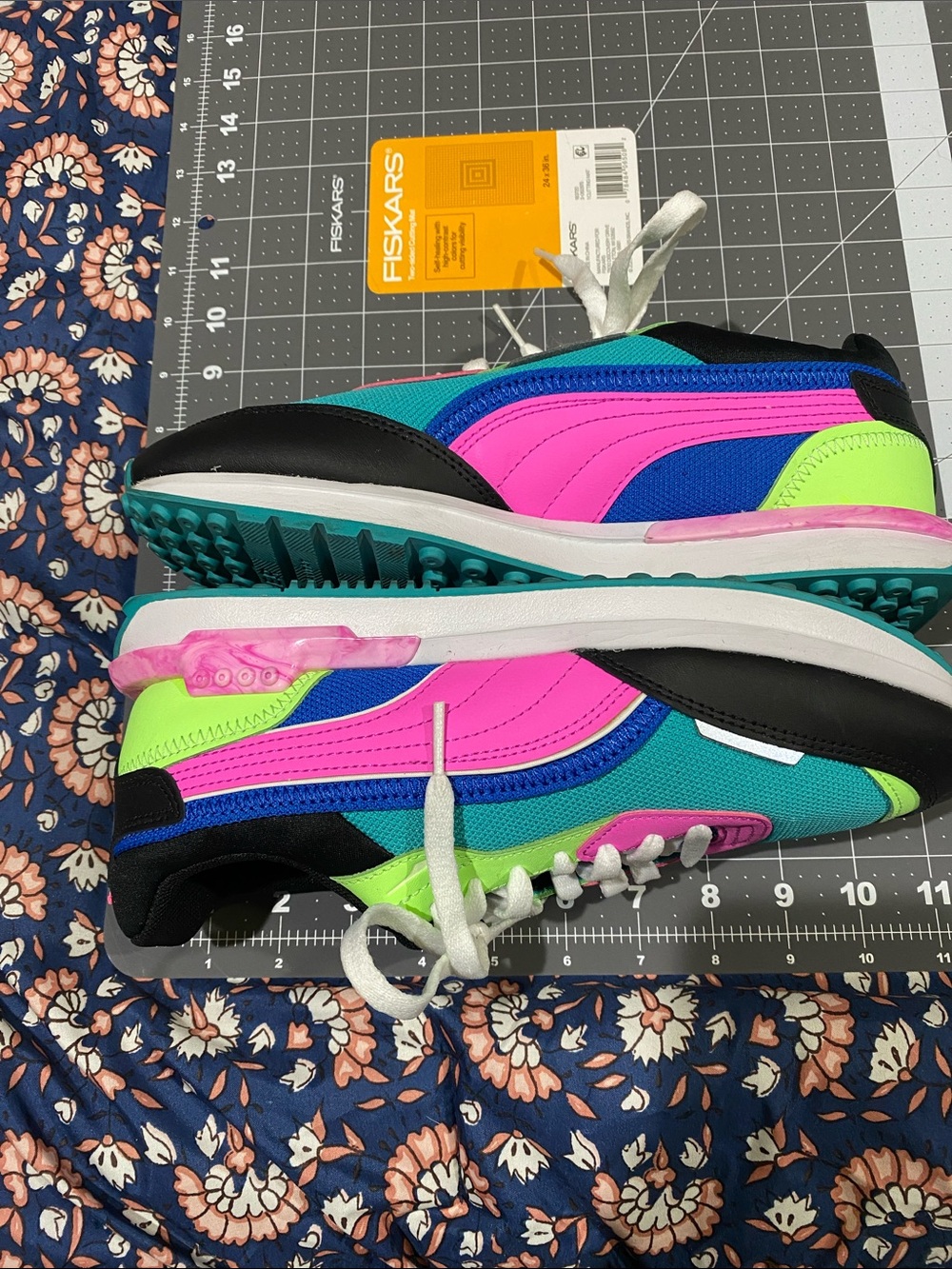 Puma Women’s size 9 Future Rider Vibrant Color Athletic Sneakers EUC - Picture 2 of 9